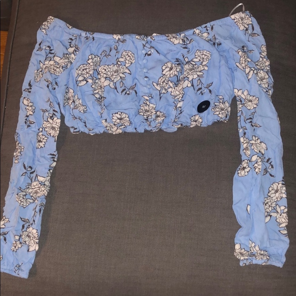 off the shoulder long sleeve cropped top